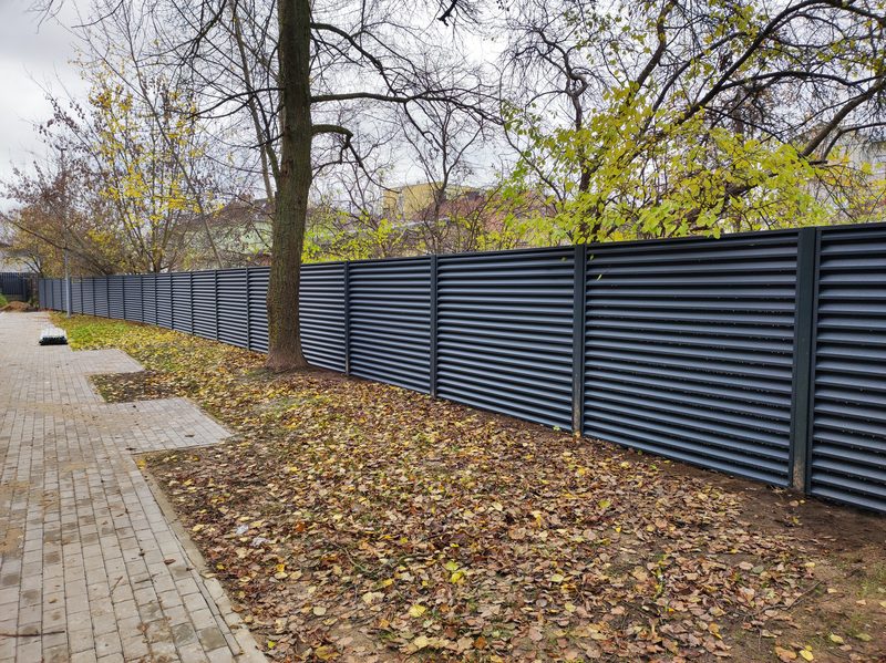 Įgyvendintas kiemo aptvėrimo darbas — Ironix, Panevėžio r.
